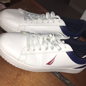 Nautica white navy blue